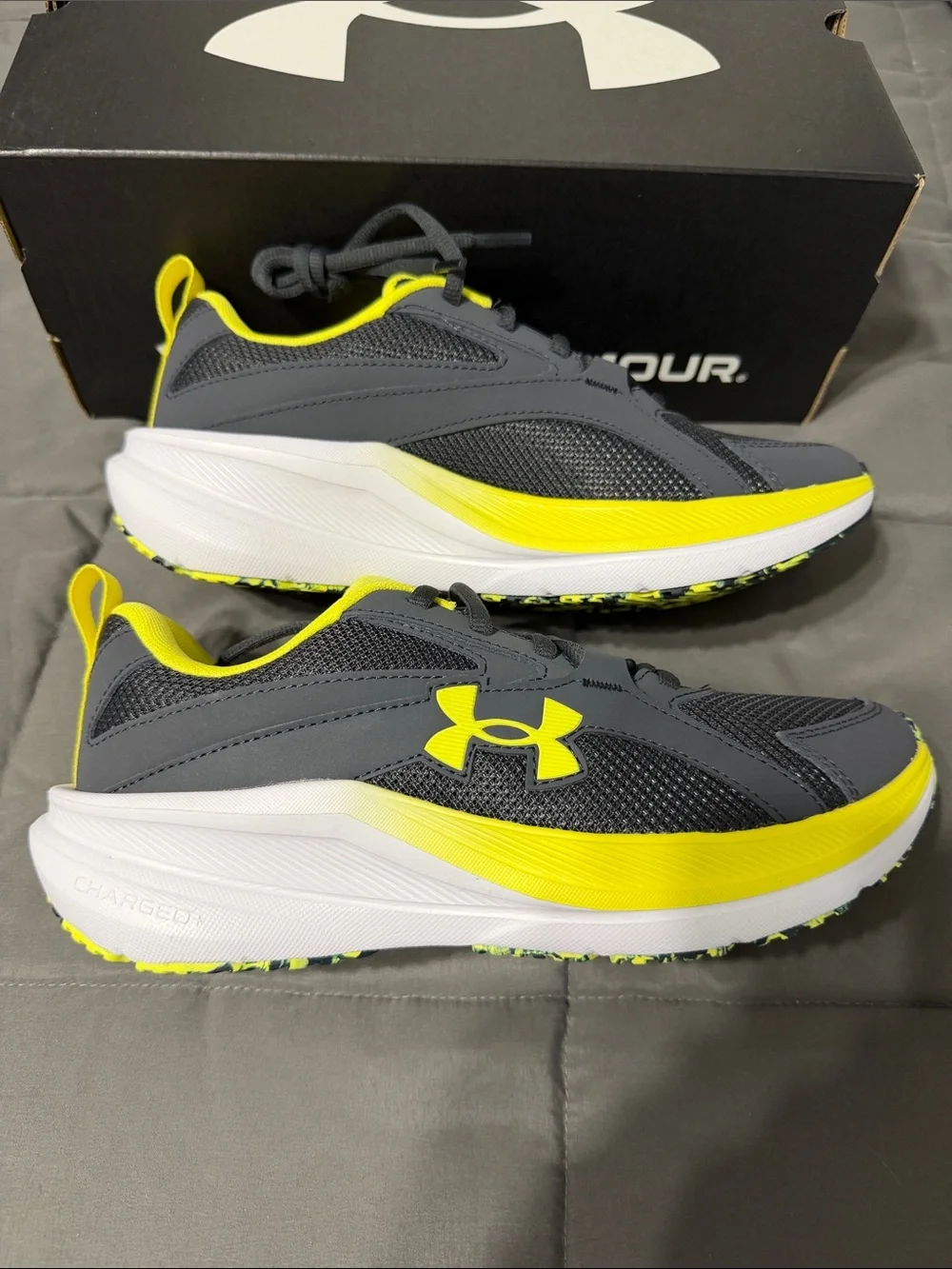 Under Armour BGS Assert 11  Size 7Y